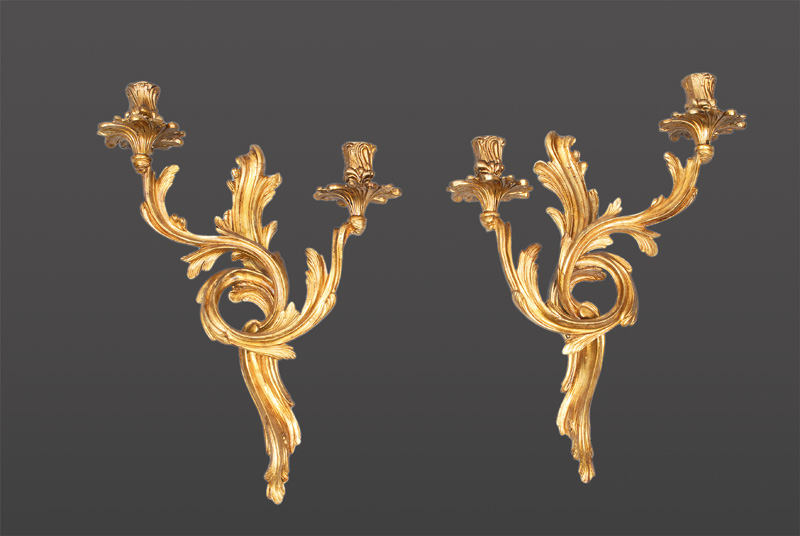 A pair of appliques in rococo style