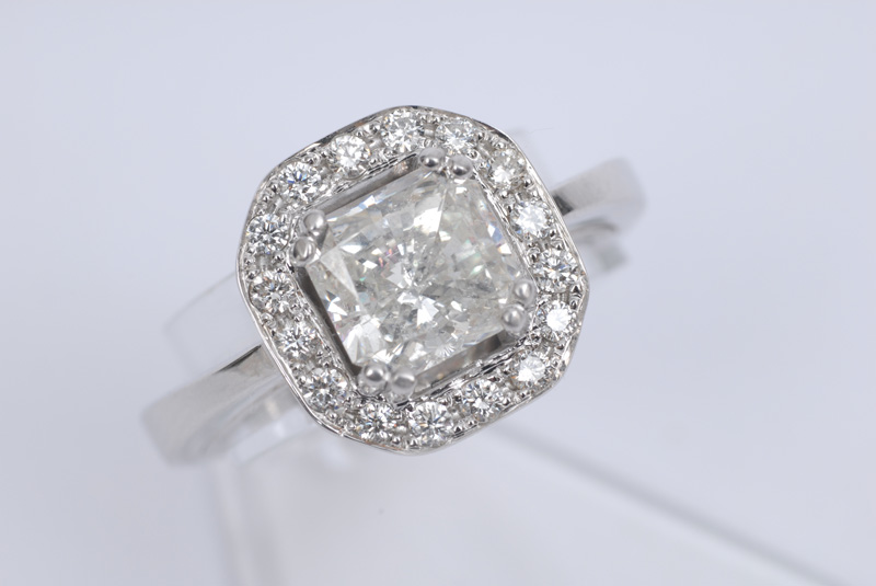 A high class diamond ring