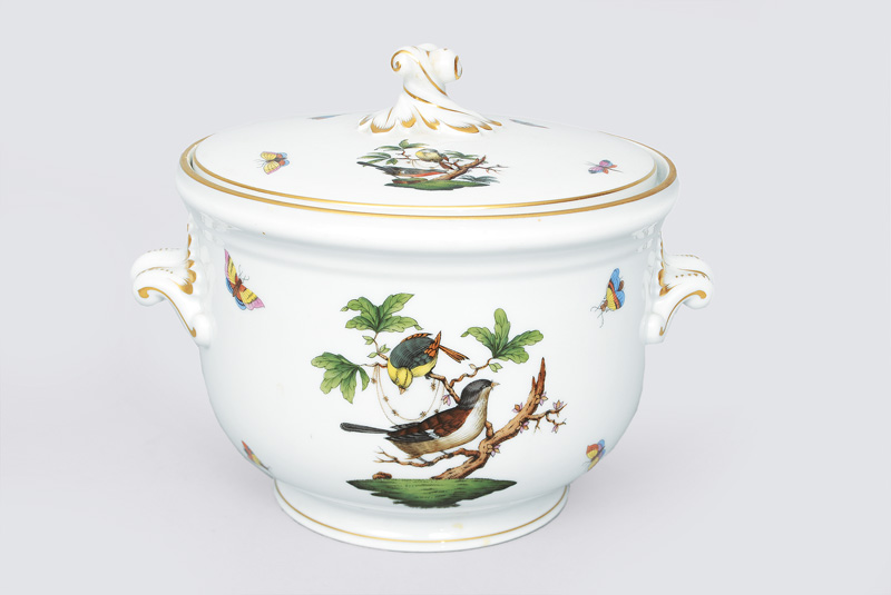An elegant ice bucket "Rothschild" pattern with gold rim