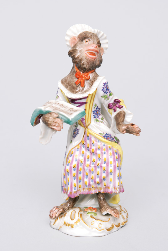 A figurine "female singer" of serial "music playing monkeys"