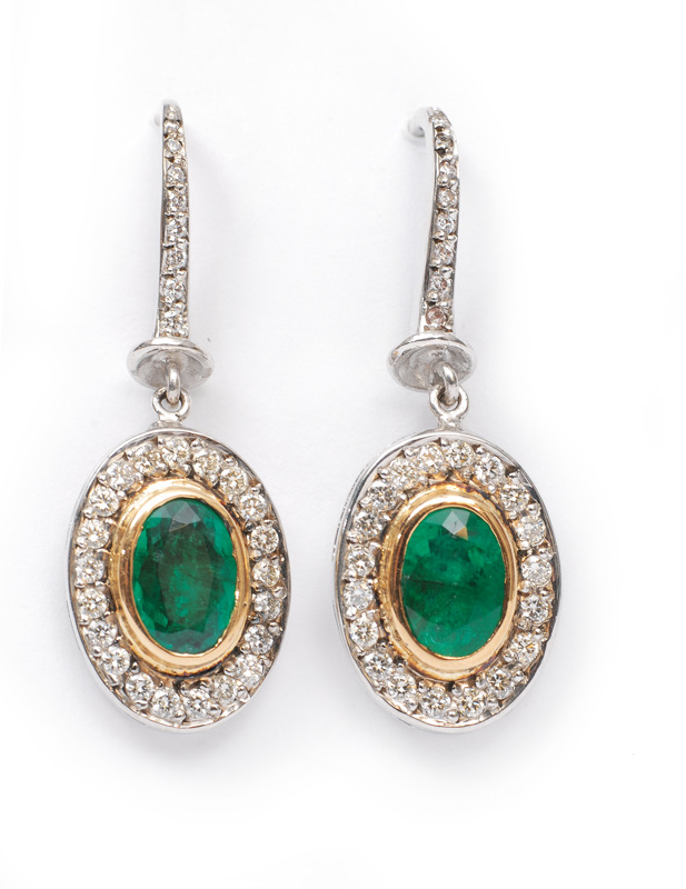 Paar Smaragd-Brillant-Ohrringe