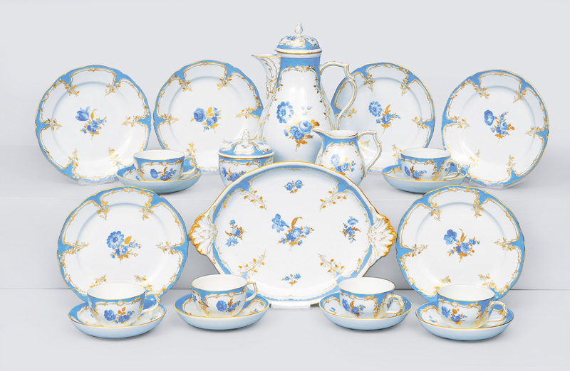 Friedrich Elias Meyer - A coffee service "Neuzierat" with pattern 56 "Bleu Mourant" for 6 persons A coffee service "Neuzierat" with pattern 56 "Bleu Mourant" for 6 persons