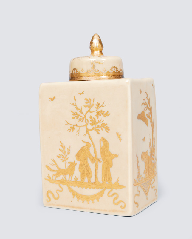 A tea caddy with seladon glaze and chinoiserie in gold