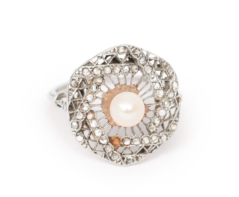 Zierlicher Art-déco-Ring mit Perle
