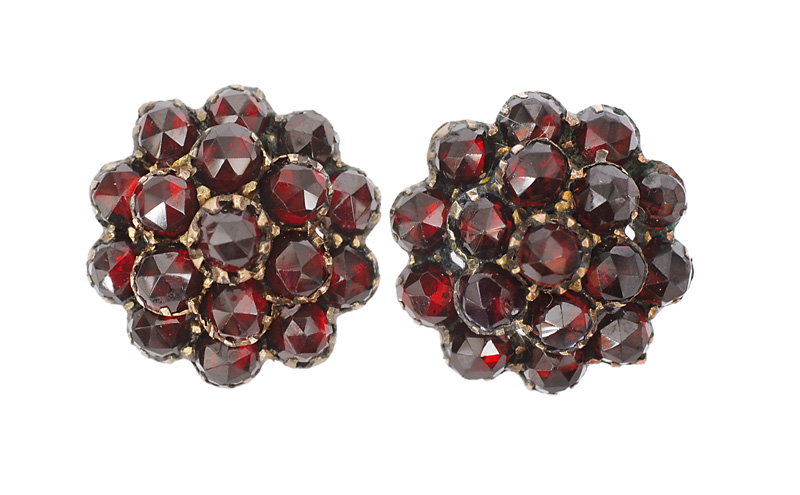 A pair of garnet earstuds