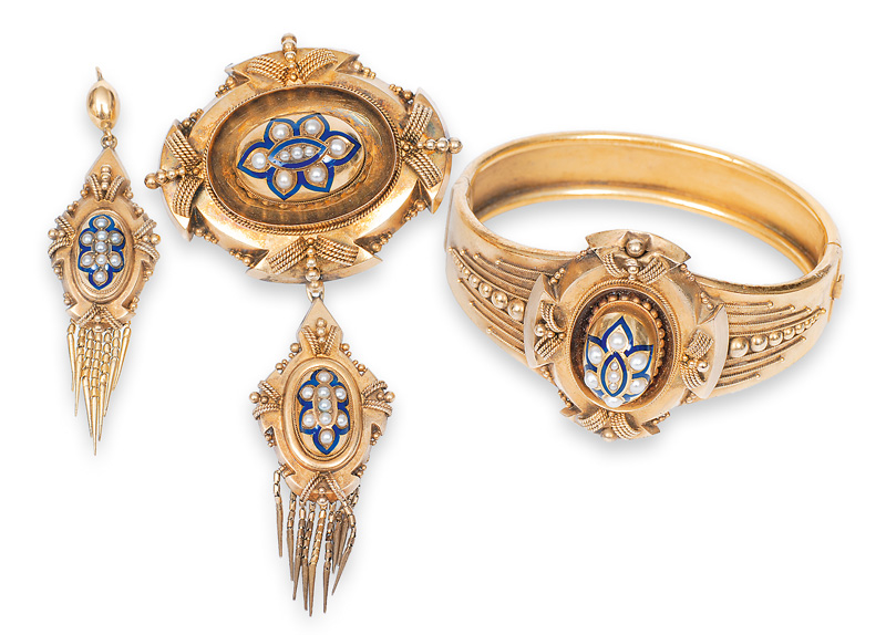 Viktorianische Perl-Gold-Parure mit Armreif, Brosche und Ohrring Viktorianische Perl-Gold-Parure mit Armreif, Brosche und Ohrring