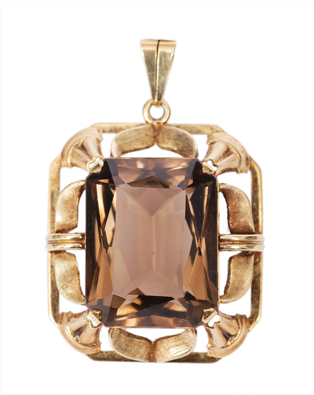 A large topaze pendant