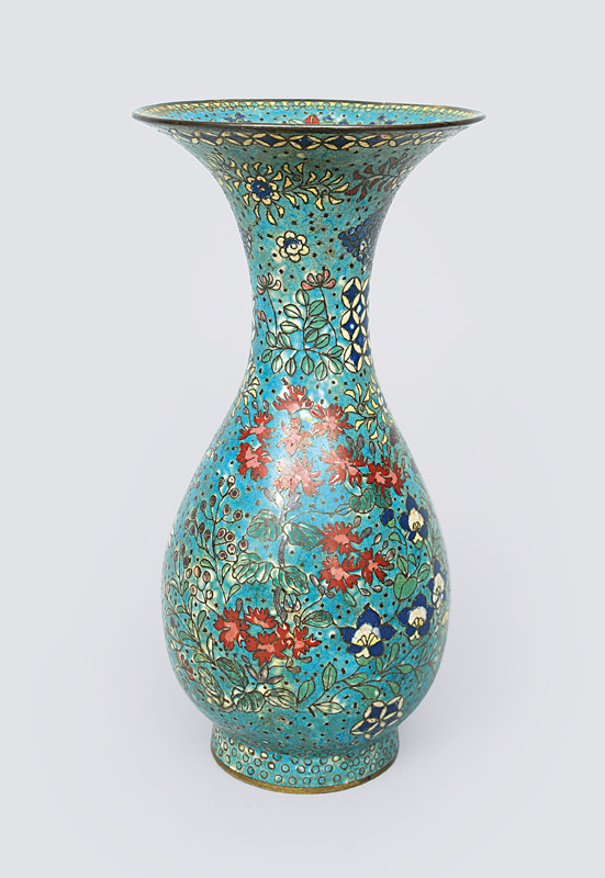 Cloisonné-Vase mit Floral-Dekor
