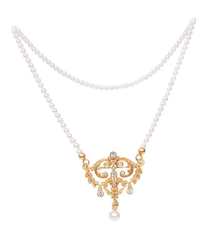 A pearl diamond necklace in the Victorian style