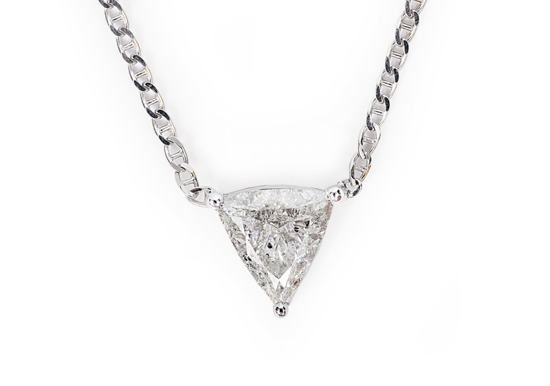 A fine trillant diamond pendant with necklace