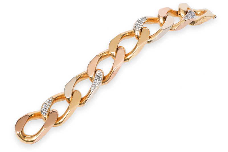A modern, large chain bracelet with diamonds