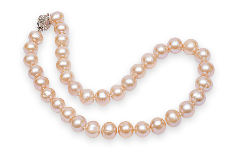 A pearl necklace