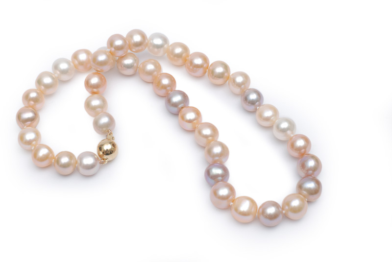 A multicolour pearl necklace
