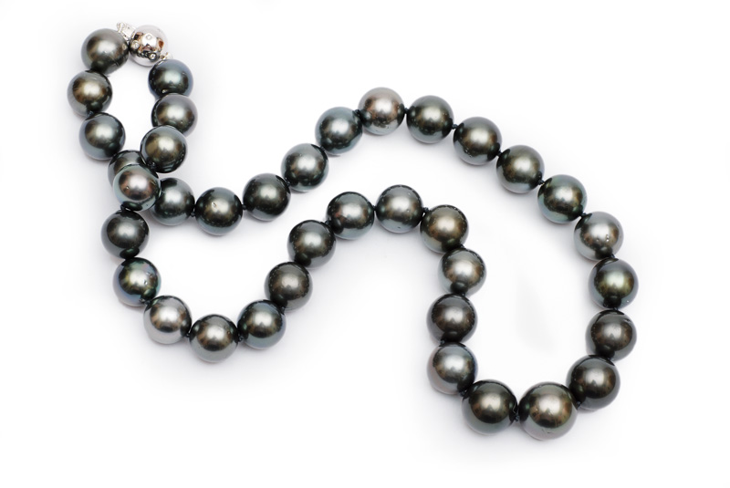 A Tahiti pearl necklace