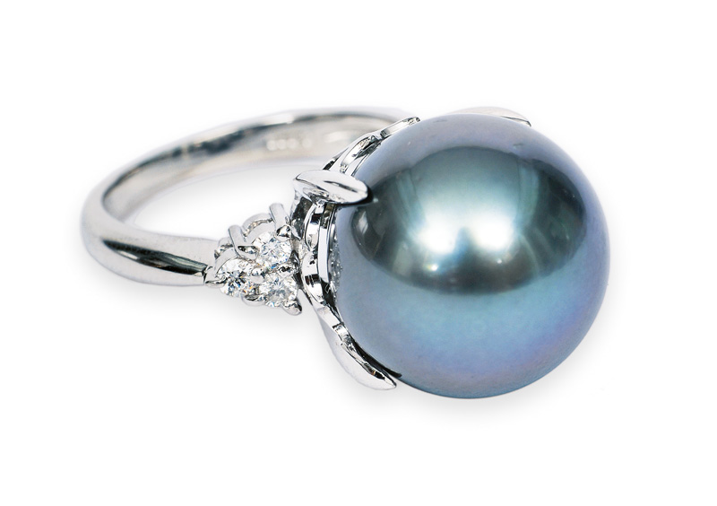 A Tahiti pearl ring