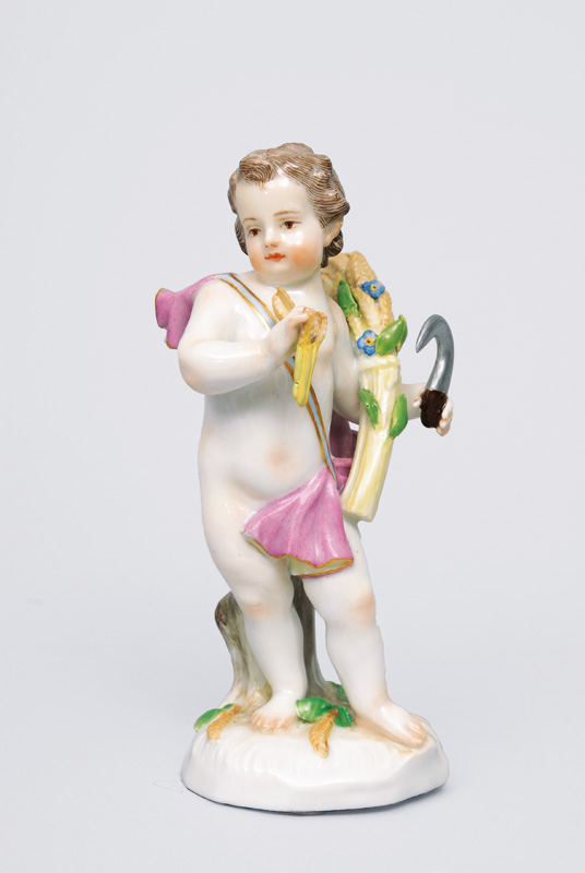 A figurine "Summer" of serial "4 seasons"