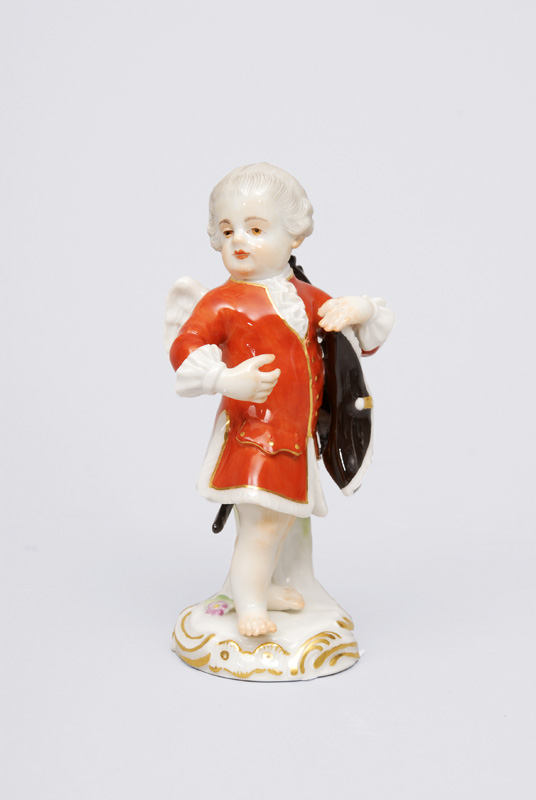 Figur "Kleine, verkleidete Amorette mit Dreispitz"