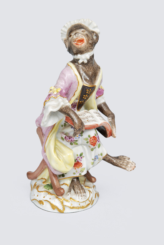 A figurine "female singer" of serial "music playing monkeys"