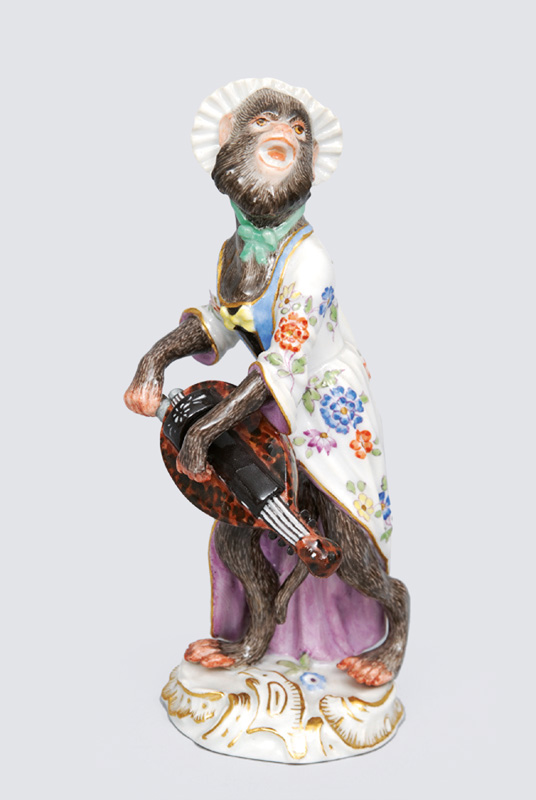 Figur "Drehleierspielerin" aus der Affenkapelle