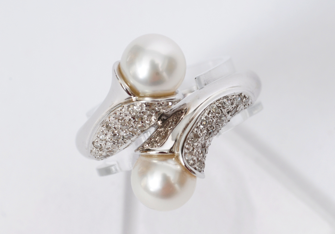 A pearl ring