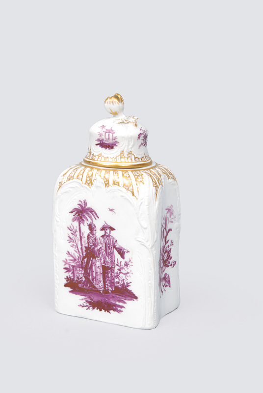 A tea caddy with Chinese scenes in crimson