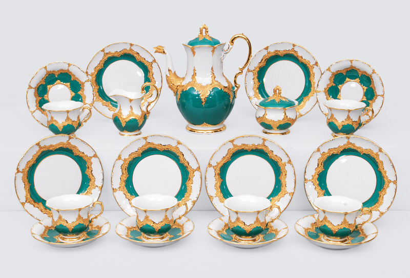 A pompous coffee service with russian green ground for 6 persons