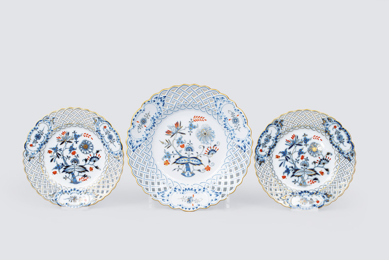 A set of 3 open work plates onion pattern with gold and red over decoration
