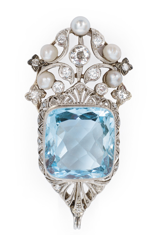 An Art-Nouveau aquamarine pendant
