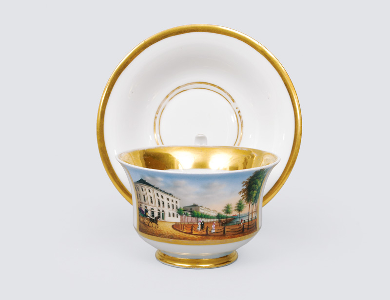 A cup with fine painted view of Hamburg"s Jungfernstieg