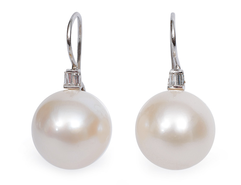 A Southsea cultured pearl earrings