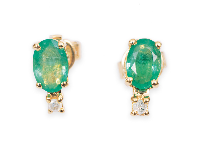A pair of emerald earrings