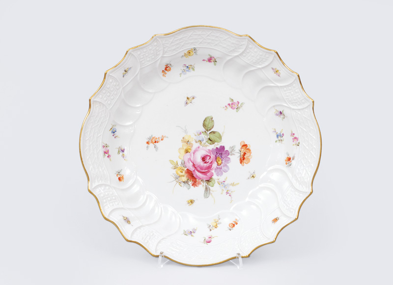 A round bowl "Neubrandenstein" with flower painting