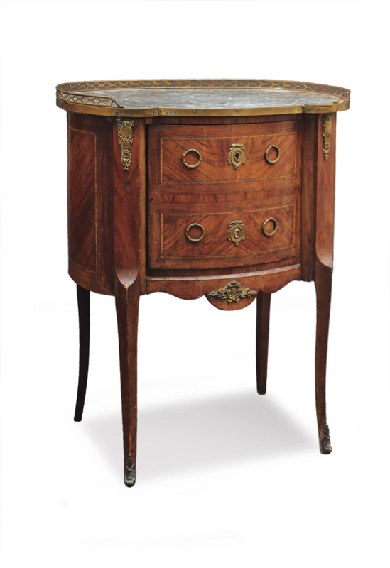 A small Rognon-cabinet