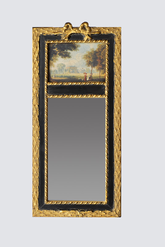 A small mirror with romantic pard scenery
