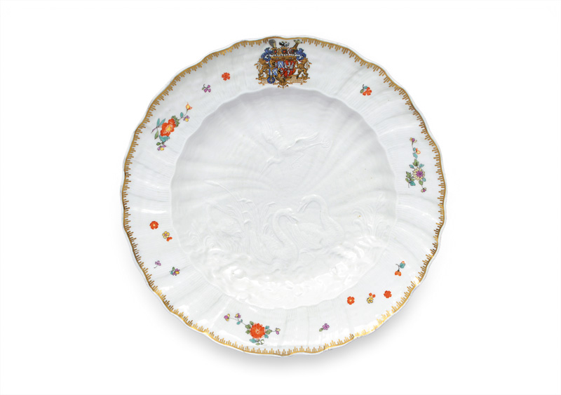 A dinner plate of the "Swan service" of Count Heinrich v. Brühl