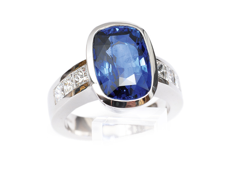 A very fine sapphire ring
