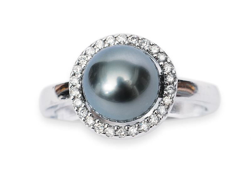 A Tahiti pearl ring