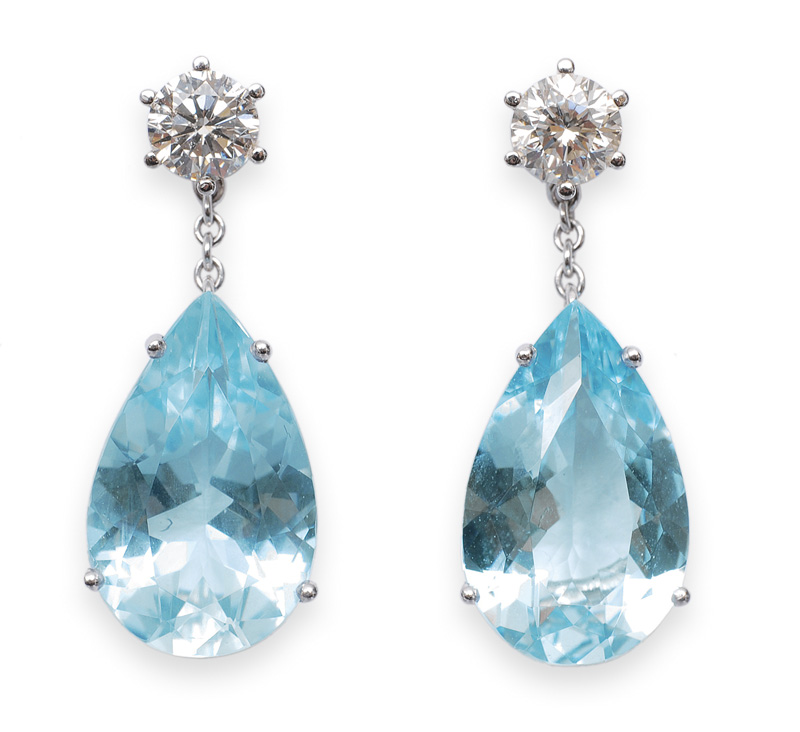 A pair of aquamarine ear pendants