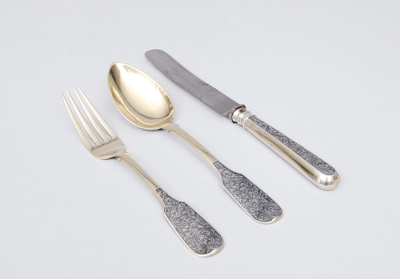 A cutlery with fine niello pattern