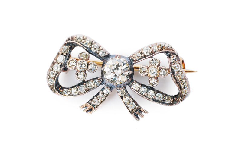 An Art-Nouveau brooch