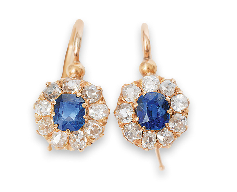 A pair sapphire diamond earrings