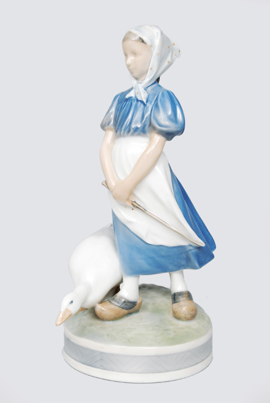 Figurine "Goose girl"