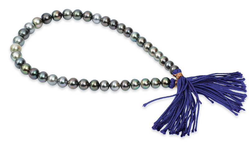 A Tahiti cultured pearl necklace