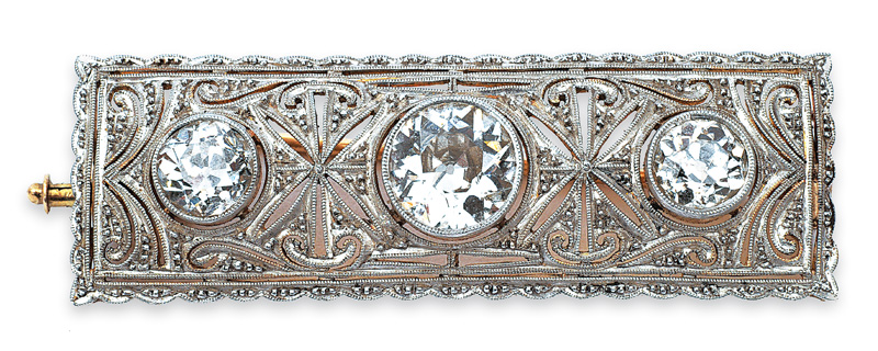 An Art-nouveau diamond brooch