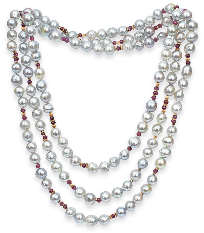 A cultured pearl necklace