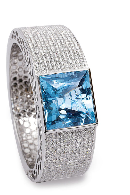 A magnificent aquamarine bangle