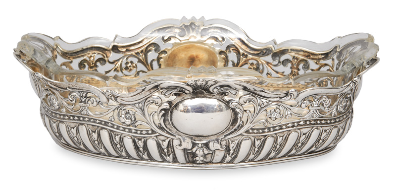 Storck & Sinsheimer, gegr. 1874 in Hanau - An openworked bowl with glass insert An openworked bowl with glass insert