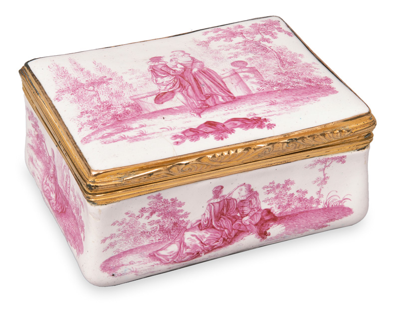 A snuff box with Watteau scenes in crimson