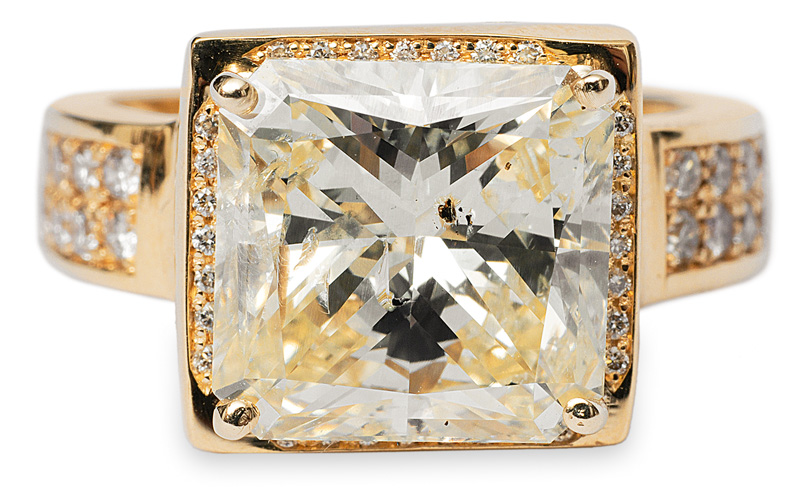 An extraordinary diamond ring