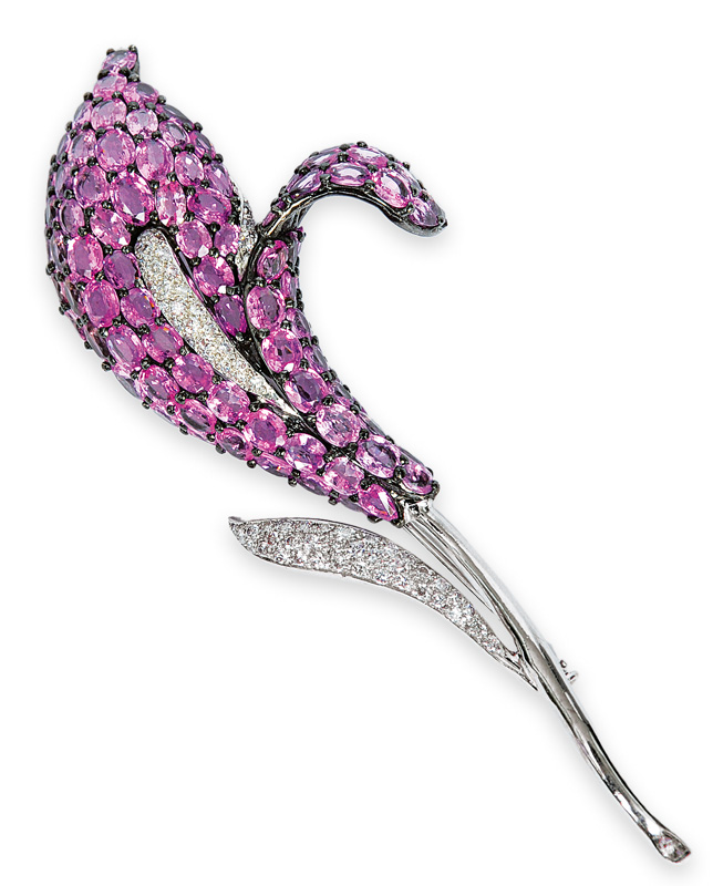 Aflowershaped pink sapphire brooch